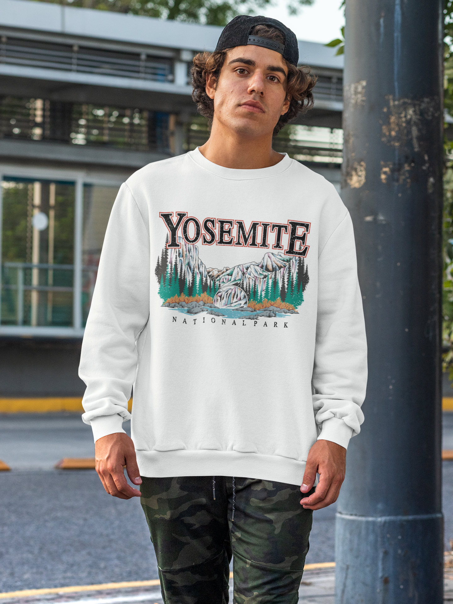 Vintage Yosemite National Park Pullover Sweatshirt