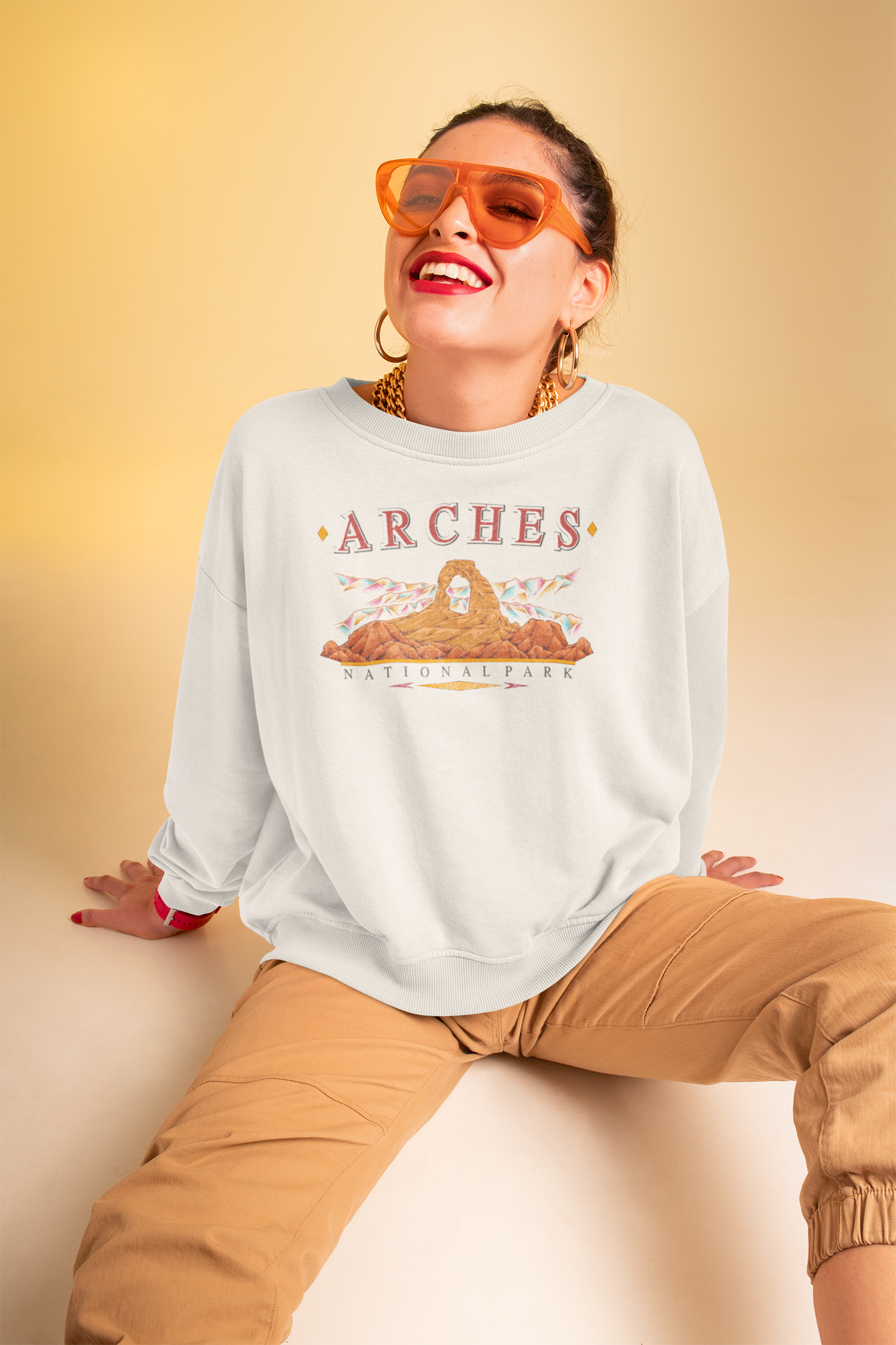 Vintage Arches National Park Pullover Sweatshirt